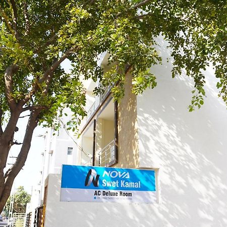 Hotel Nova Sk 라즈콧 외부 사진