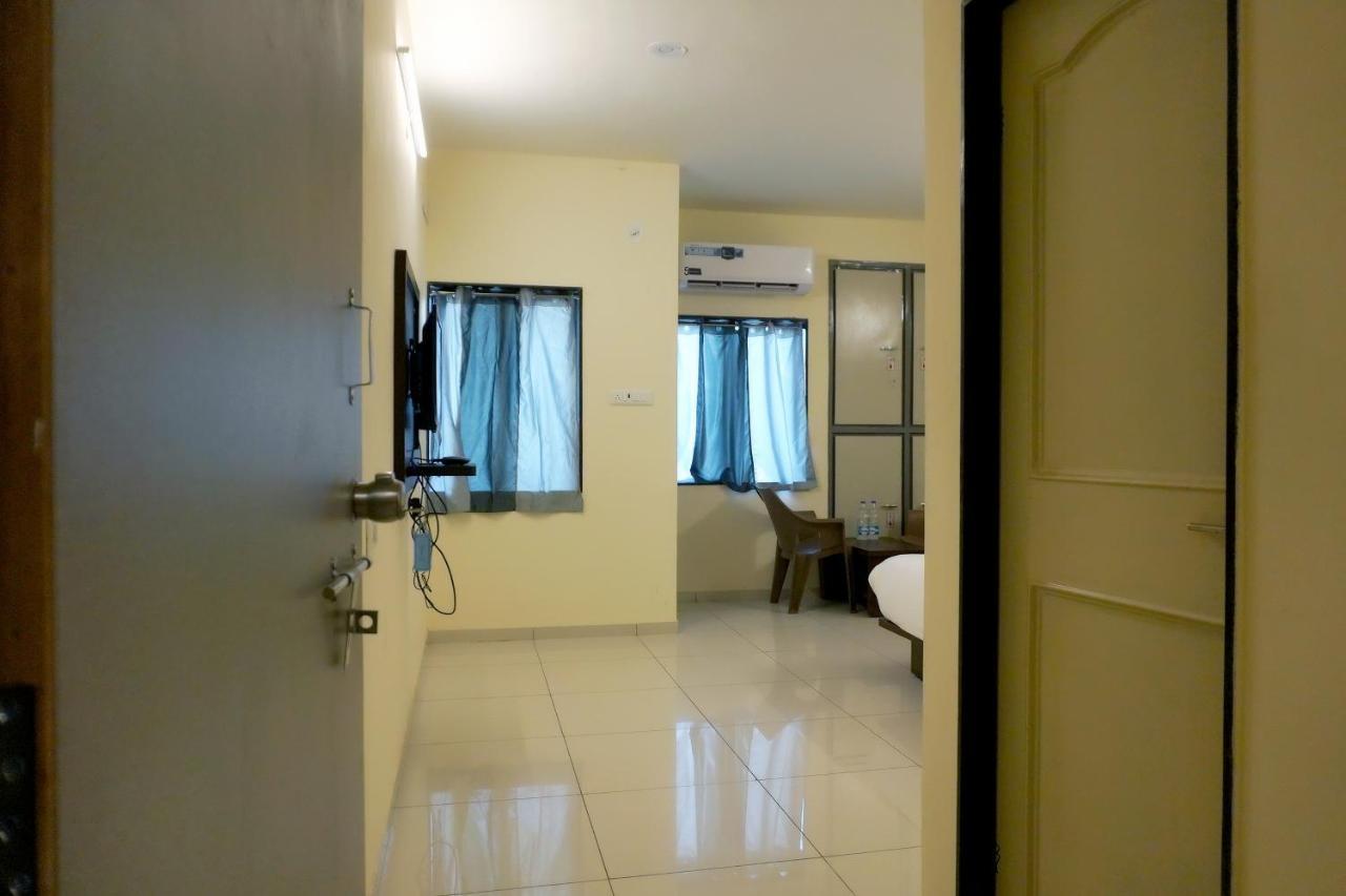 Hotel Nova Sk 라즈콧 외부 사진
