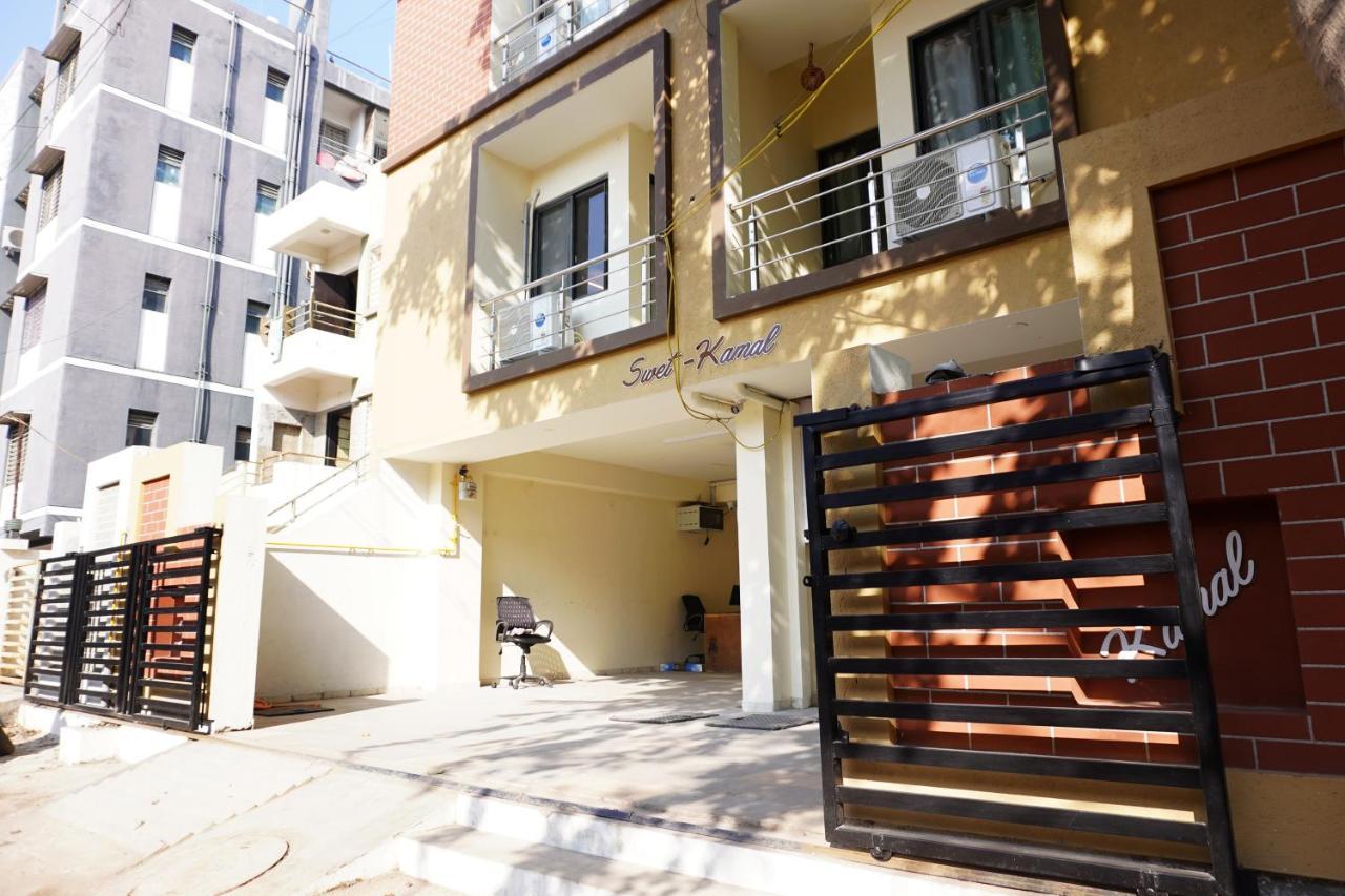 Hotel Nova Sk 라즈콧 외부 사진